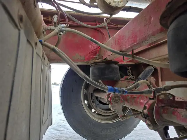 2012 PETERBILT 388 in Heavy Trucks in Saskatoon - Image 76