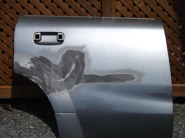 Saturn Vue Passenger rear door in Auto Body Parts in Dartmouth - Image 4