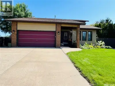 Pride of ownership describes this home. This home has been owned by 1 owner and it is in immaculate...