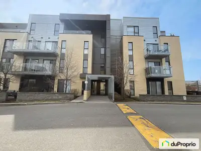 Superbe condo 5 1/2, clé en main, idéalement situé à proximité de deux autoroutes et à seulement 15...