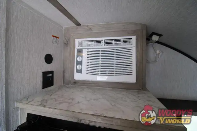 2027 SUNSET PARK RV SUNRAY 149 in Travel Trailers & Campers in Abbotsford - Image 18