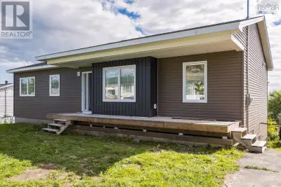 Have you wanted to have a brand new home, in an established neighbourhood with one of the best views...