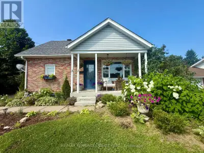 Lovely and charming 3 + 1 bedroom family home situated in mature and quiet neighbourhood with beauti...