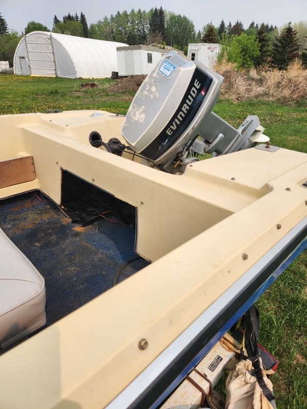 Fishing boat, motor and trailer Powerboats & Motorboats St. Albert