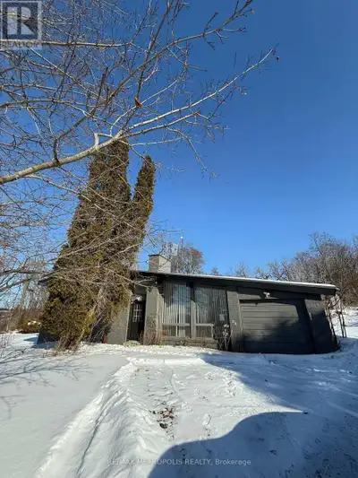 Attention INVESTORS - Welcome to this beautiful private end lot - A prime property ideal for investo...