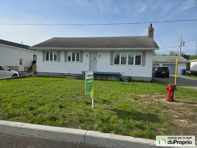Maison chaleureuse et spacieuse idéale pour la vie de famille . Découvrez cette magnifique propriété...