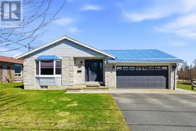 Sited on a large serviced town lot, this meticulously maintained bungalow is ideally located near th...