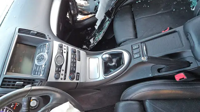 2008 Infiniti G37 Coupe Journey/Sport RWD MT for parts in Auto Body Parts in Calgary - Image 11