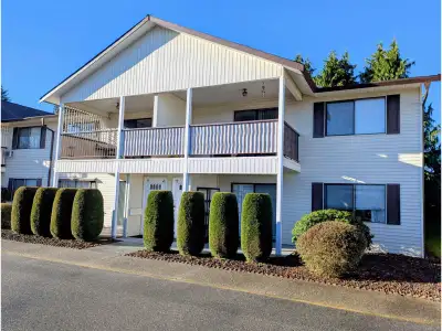 "OAKHURST PARK" "Best" location in the complex, with 2 covered decks, front deck has a view to the m...