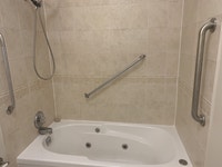 MUST SEE! STUNNING 3 BEDROOM 2 BATHROOM PENTHOUSE FOR RENT IN OLD SOUTH LONDON! LIMITED TIME OFFER:... (image 7)