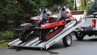 CALL Jamie 437 882-1953 LENGTH 12 'OVERALL WIDTH 87'-101' PERFET FOR 2 SLEDS.CARRY CAPACITY 2450 LBS...