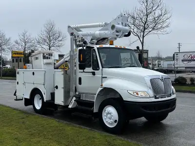 2013 International DuraStar MA025 Altec Bucket Service Truck, 7.6L, 6 cylinder, 2 door, 4X2, white e...