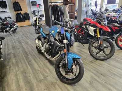 2026 BMW F 900 R Snapper Rocks Blue metallic Dynamic, progressive, intuitive This dynamic Roadster m...