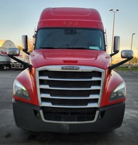 Ryder Stock ID: 282995 Transmission Type/Speed: AUTO 12 Engine: DIESEL DD15 GHG'17 505/1625 Horse Po... (image 1)