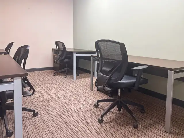 Office space for rent for 1 person in Etobicoke Toronto in Commercial & Office Space for Rent in City of Toronto - Image 12