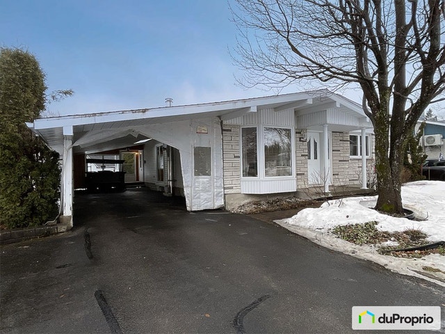 $359,000 - Bungalow for sale in Chicoutimi (Chicoutimi) — photo 1