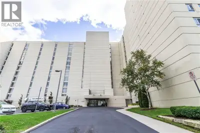Lovely updated carpet free unit of just under 1400 s.f. with a spectacular unobstructed view over La...