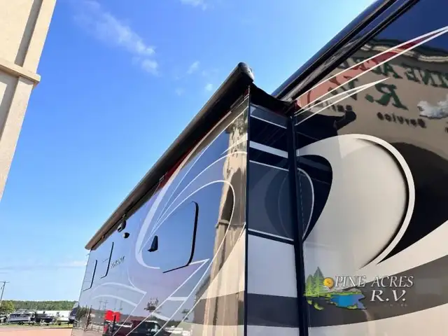 2019 Thor Motor Coach Tuscany 45MX only 020,049 Miles in RVs & Motorhomes in Moncton - Image 9