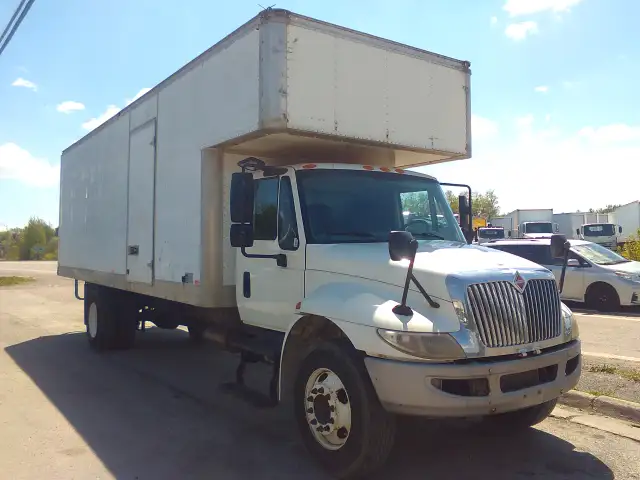 2017 International 4300 24ft Moving Box in Heavy Trucks in Mississauga / Peel Region - Image 3
