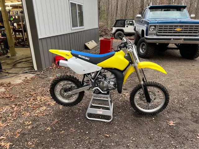 2023 SUZUKI RM85-YELLOW! in Dirt Bikes & Motocross in Edmonton - Image 3