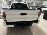 Passionate enthusiasts wanted for this sleek and agile 2021 Toyota Tacoma . Take pleasure in the sil... (image 5)