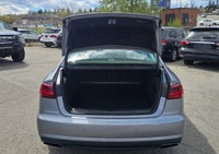 nleash the thrill of driving with this 2016 Audi A6 Quattro! With only 106,000 kilometers, this luxu... (image 4)