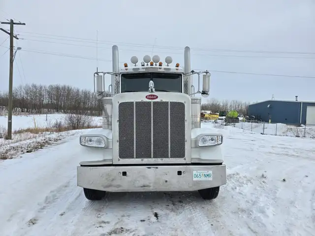 2012 PETERBILT 388 in Heavy Trucks in Saskatoon - Image 3