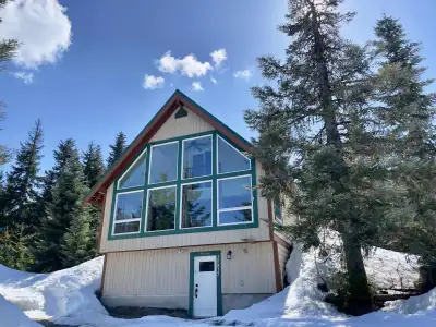 Affordable 5 bed, 3 bath cabin in Hemlock Valley, just a 5 minute walk to the ski hill! Set up to co...