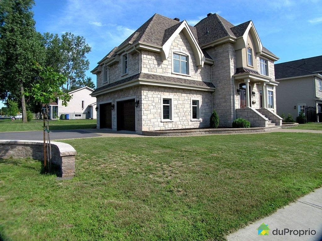 $949,900 - 2 Storey for sale in Sorel-Tracy — photo 1