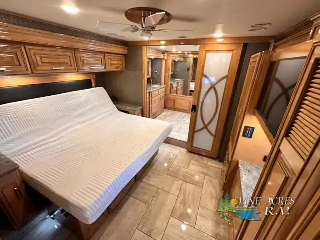 2019 Thor Motor Coach Tuscany 45MX only 020,049 Miles in RVs & Motorhomes in Moncton - Image 45