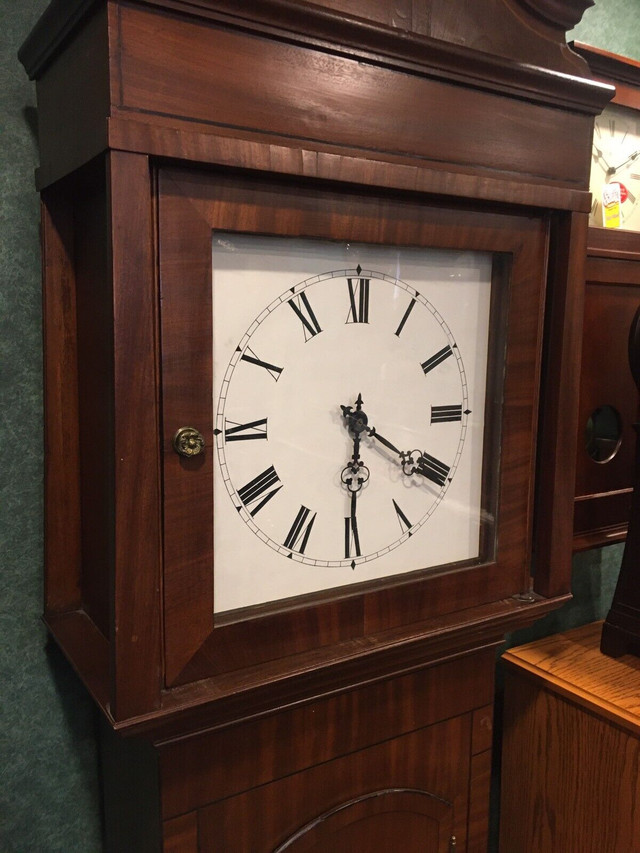 Vintage grandfather clock in Arts & Collectibles in Oshawa / Durham Region - Image 3