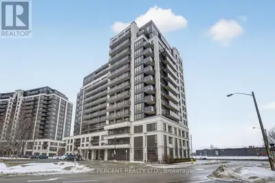 Corner Penthouse Unit With Stunning Views! Welcome to this beautifully upgraded 1 Bedroom, 1 Bathroo...