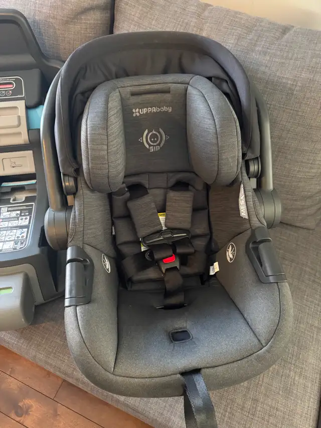UPPAbaby Mesa Max Carseat + 2 Seat Bases + Winter CozyGanoosh in Strollers, Carriers & Car Seats in Ottawa - Image 4