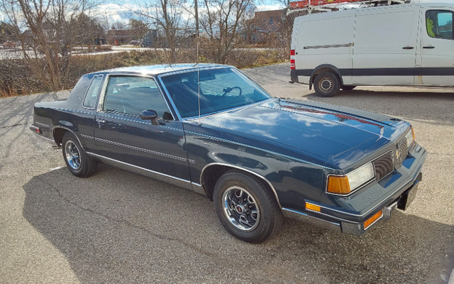 1987 OLDSMOBILE CUTLASS SUPREME 16000 ORIGINAL MILES. in Classic Cars in Guelph - Image 2