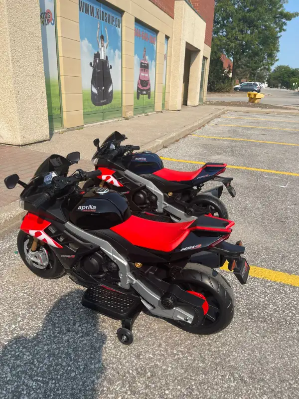 12V & 24V APRILIA RACE MOTORCYCLE BIKE FOR KIDS! RUBBER WHEELS in Toys & Games in Markham / York Region - Image 5