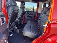 TRANSMISSION: 8-SPEED AUTOMATIC (STD),QUICK ORDER PACKAGE 24G SAHARA -inc: Engine: 3.6L Pentastar VV... (image 9)