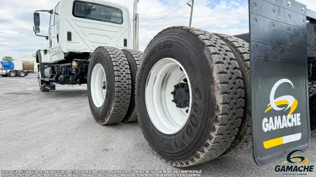 2010 INTERNATIONAL 7600 WORKSTAR CAMION DE VILLE LONG FRAME 4 PO in Heavy Trucks in Longueuil / South Shore - Image 8