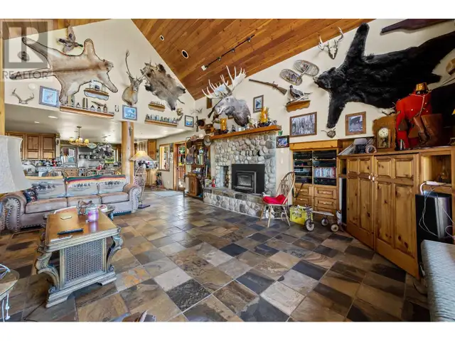 7915 MACHETE LAKE ROAD Bridge Lake, British Columbia in Houses for Sale in 100 Mile House - Image 9