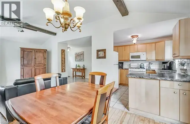 8 BEACH Road Lowbanks, Ontario in Houses for Sale in St. Catharines - Image 14