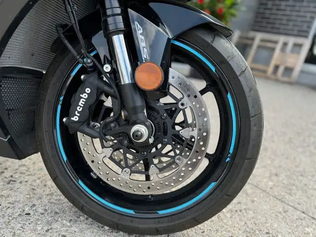 2024 Suzuki GSX-R1000A in Street, Cruisers & Choppers in London - Image 13