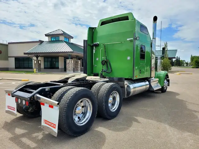 2021 KENWORTH W900 in Heavy Trucks in Saskatoon - Image 8
