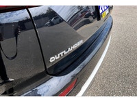 2024 Mitsubishi Outlander SE 4WD A top-performing 7-passenger SUV with AWD capability, Apple CarPlay... (image 7)