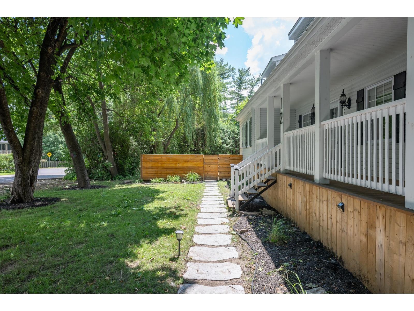 37e Avenue — photo 3