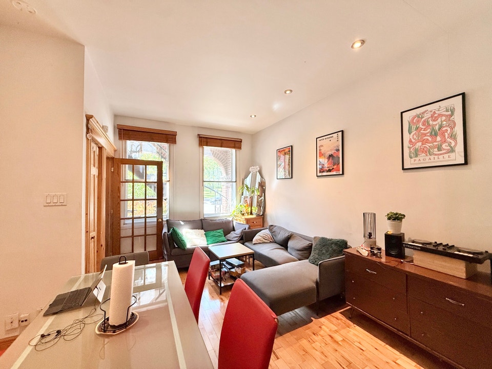 9 et demi - Plateau Mont-Royal - Électros, AC - Dispo mtn! 5
