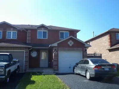 Another great property being managed by: A.G. Secure Property Management Inc., This is an amazing 3...