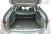 This Audi RS 6 Avant delivers a Twin Turbo Gas/Electric V-8 4.0 L/244 engine powering this Automatic... (image 8)