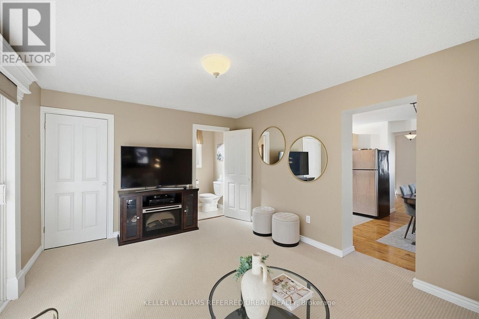 569 Masson Street Oshawa (O'Neill), Ontario, photo 13 of 40