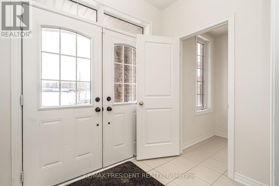 663 ANISHINAABE DRIVE Shelburne, Ontario 4