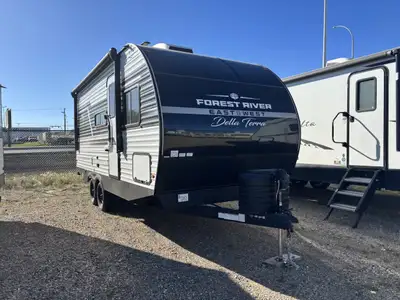 The perfect family floorplan under 25ft long! This cozy camper is perfect whether you’re out on a fa...