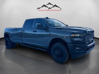 THIS HARD TO FIND RAM 3500 CREW CAB DUALLY COMES WITH A 6.7L CUMMINS DIESEL, 8 SPEED POWER GLIDE AUT... (image 6)